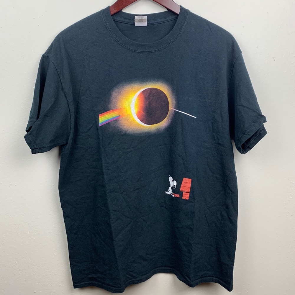 PINK FLOYD Snoopy Dark Side of the Moon Graphic T